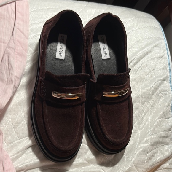 Steve Madden Brown Suede Loafers Slip-Ons - Picture 2 of 2